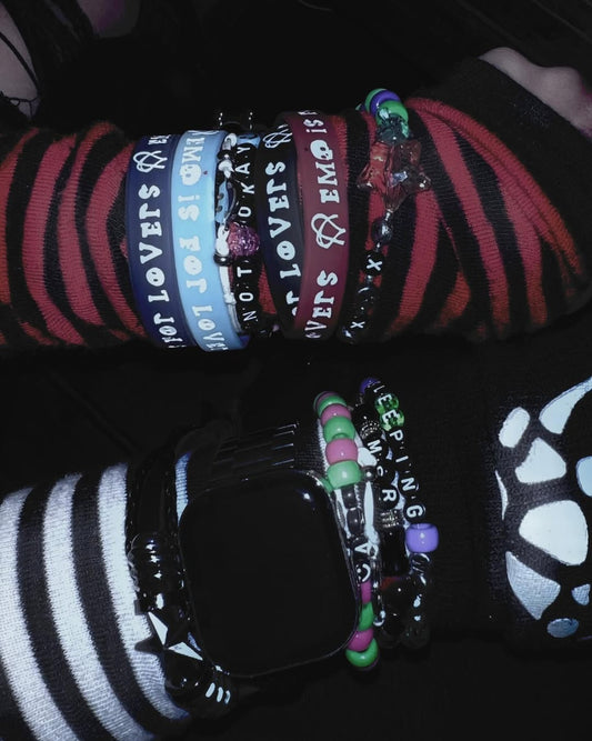 EMO IS FOR LOVERS 팔찌